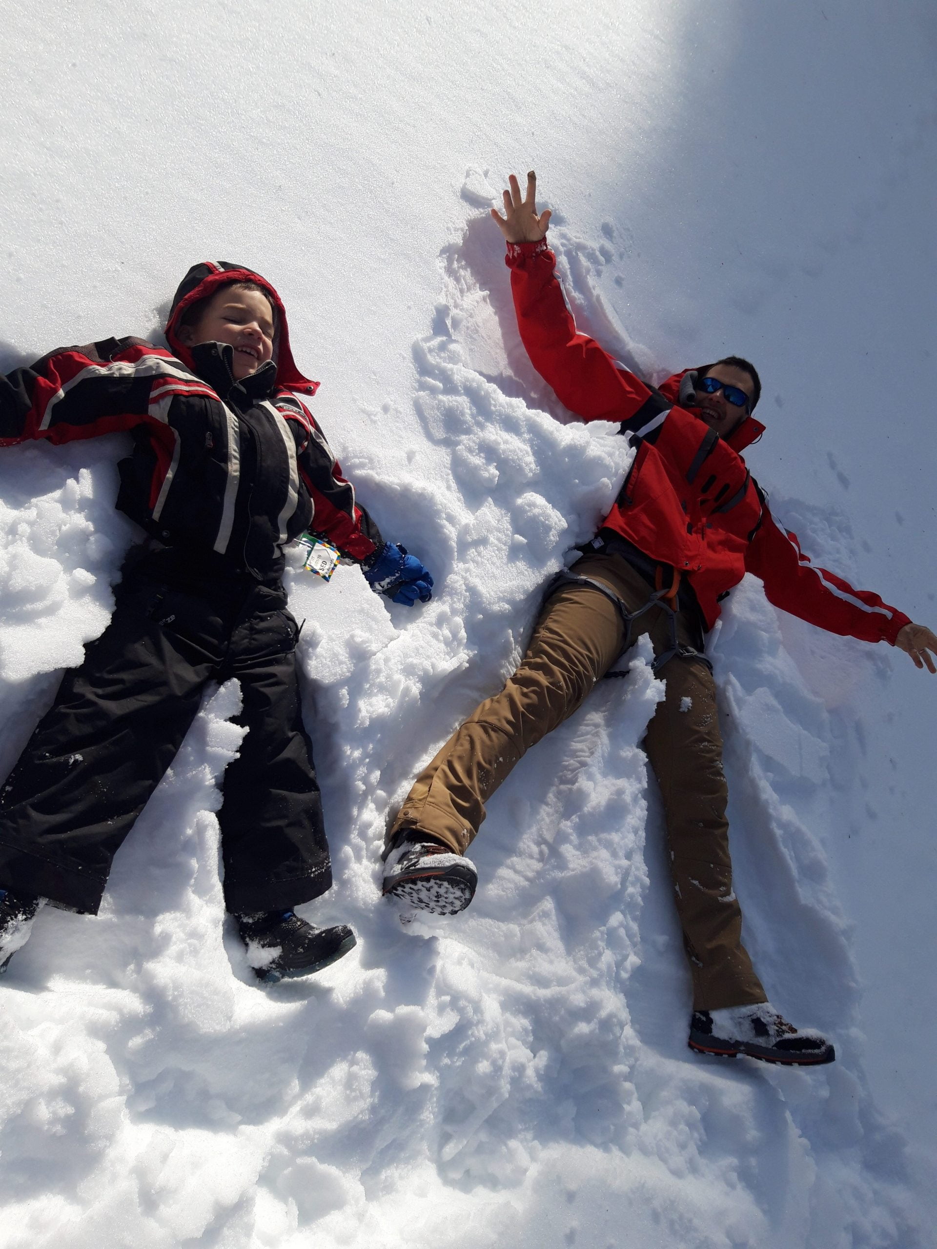 Hacer raquetas de nieve con niños: supertruco! Trineo+Arnés+ superpapas