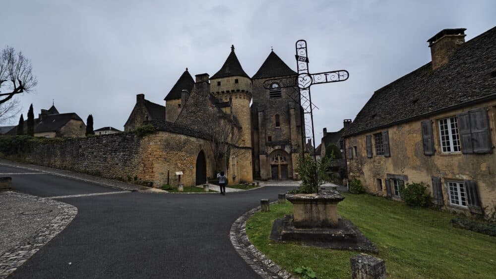 Saint-Geniès, un pueblo de los mas bonitos que ver en Perigord