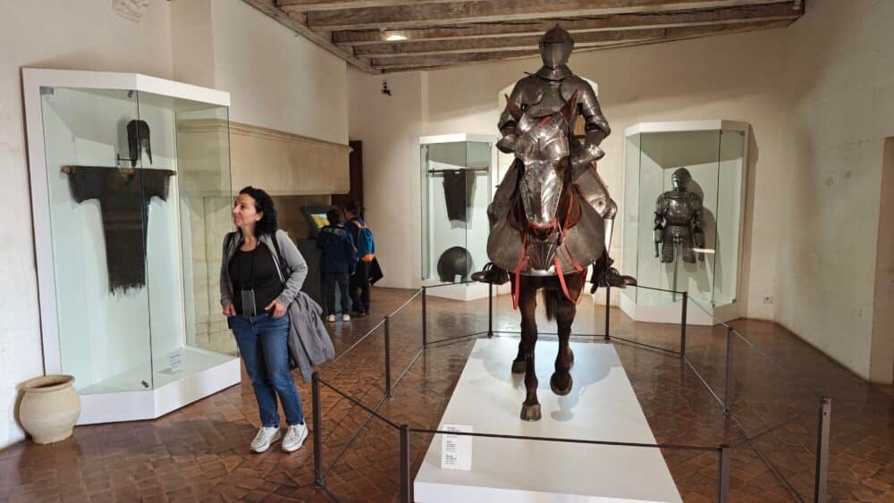 Visitando el museo de las armas del Castillo de Castelnaud-la-Chapelle, en nuestra