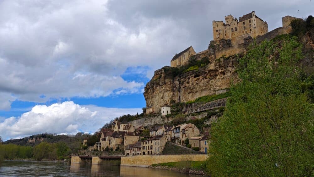 Beynac-et-Cazenac, en el Valle del Dordoña, Dordoña Perigord. Uno de los pueblos más bonitos de Francia