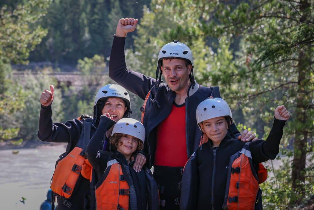 Acabados de hacer rafting en Golden Canadá y a punto de hacer barbacoa con todos los del rafting