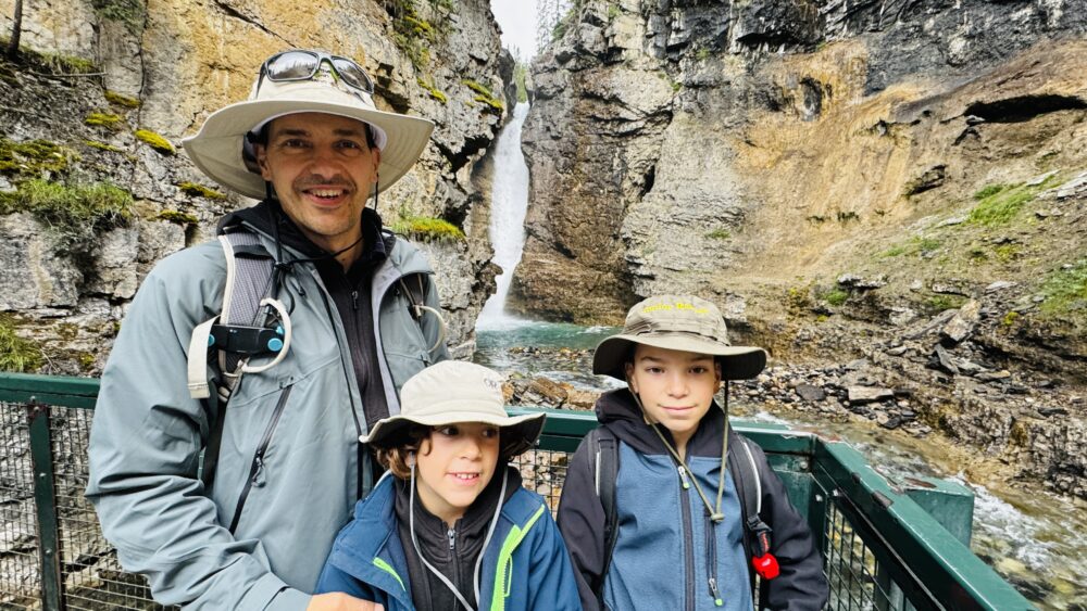 Foto desde el mirador de abajo de la Upper Falls de Johnston Canyon