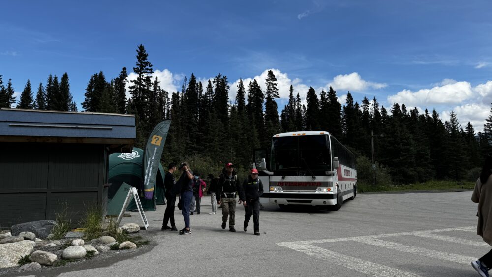 Parada del bus lanzadera en Lake Louise