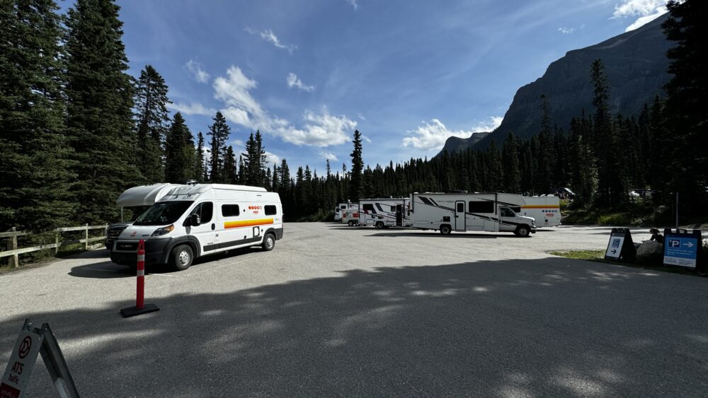 Parte del estacionamiento de Lake Louise reservado a autocaravanas, RVs