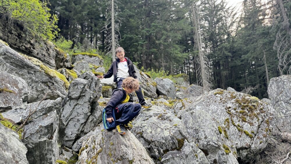 Rockgarden Trail, un sendero muy divertido, fácil y corto en Glacier National Park Canada