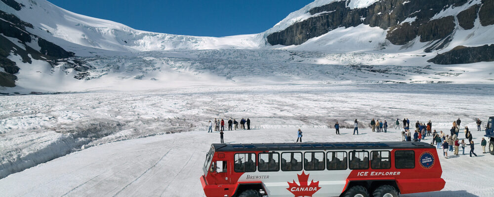 Bus que sube a ver el glaciar de Atabascha de Columbian Icefields