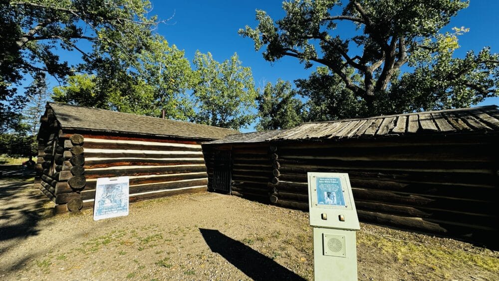 John Ware's Cabin, la cabaña del ex esclavo negro John, uno de los grandes vaqueros de Alberta y todo un símbolo de la historia de Canadá