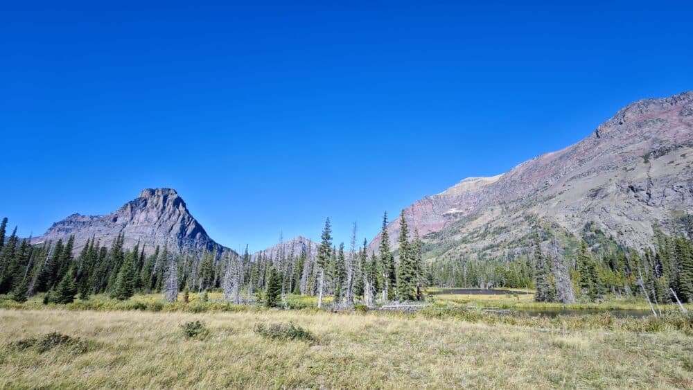 Camino hacia el Upper Two Medicine Lake