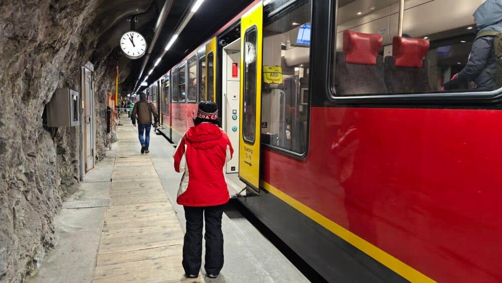 Subiendo a uno de los trenes de Suiza para llegar a más de 3500 metros de altura